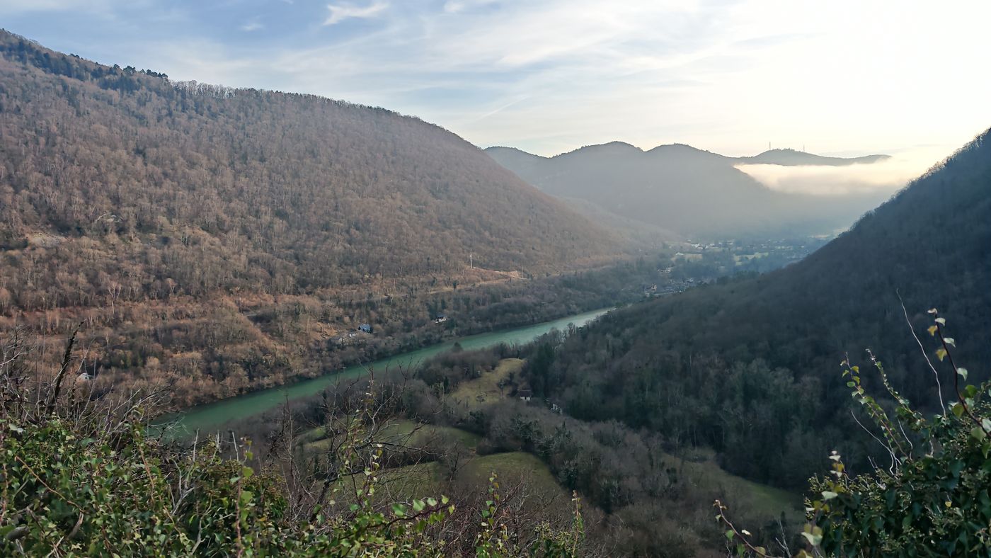 De l'autre coté, jolie vallées et nuage