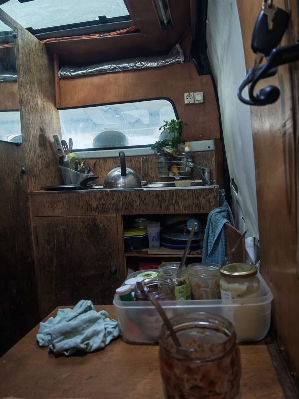 Petit déjeuner dans le fourgon