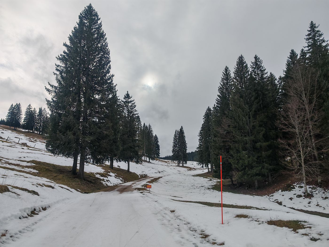 Retour, le ciel se couvre