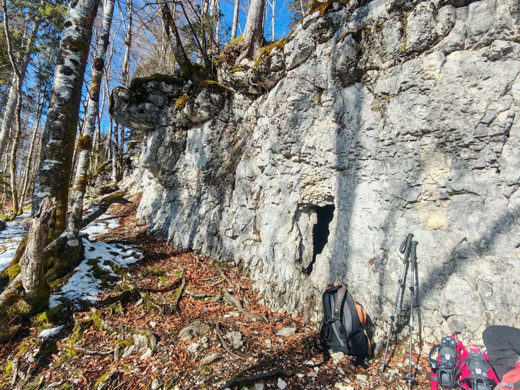 L'entrée de la grotte de Pierre du Bourg