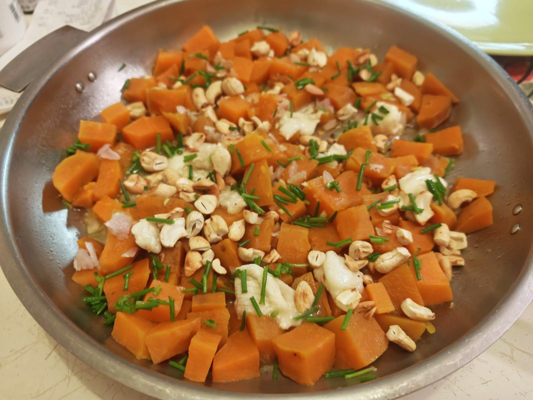 Plat de patate douce, chèvre et noix de Cajous