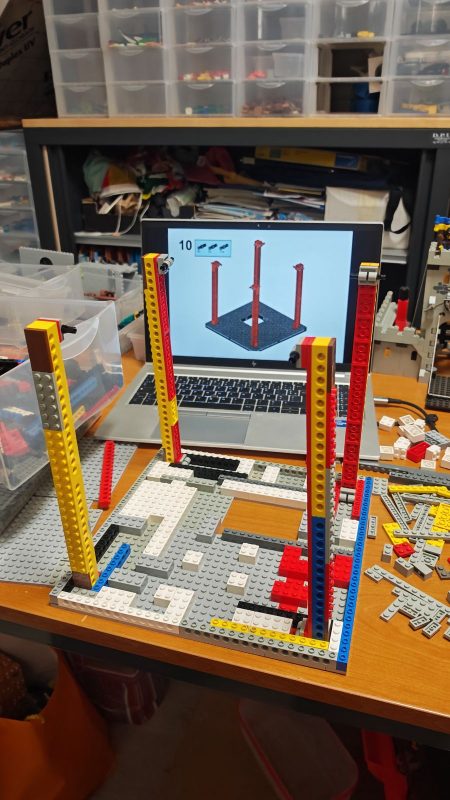 Construction d'un support "cube Hashima" pour surélever des partie de Moc