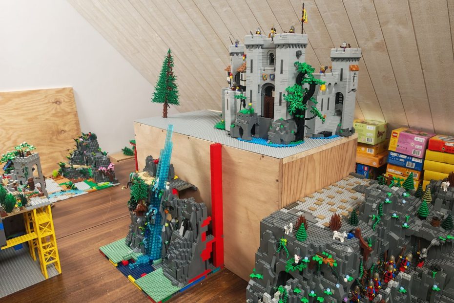 Première version d'un nouveaux pan de montagne, avec une cascade en plus