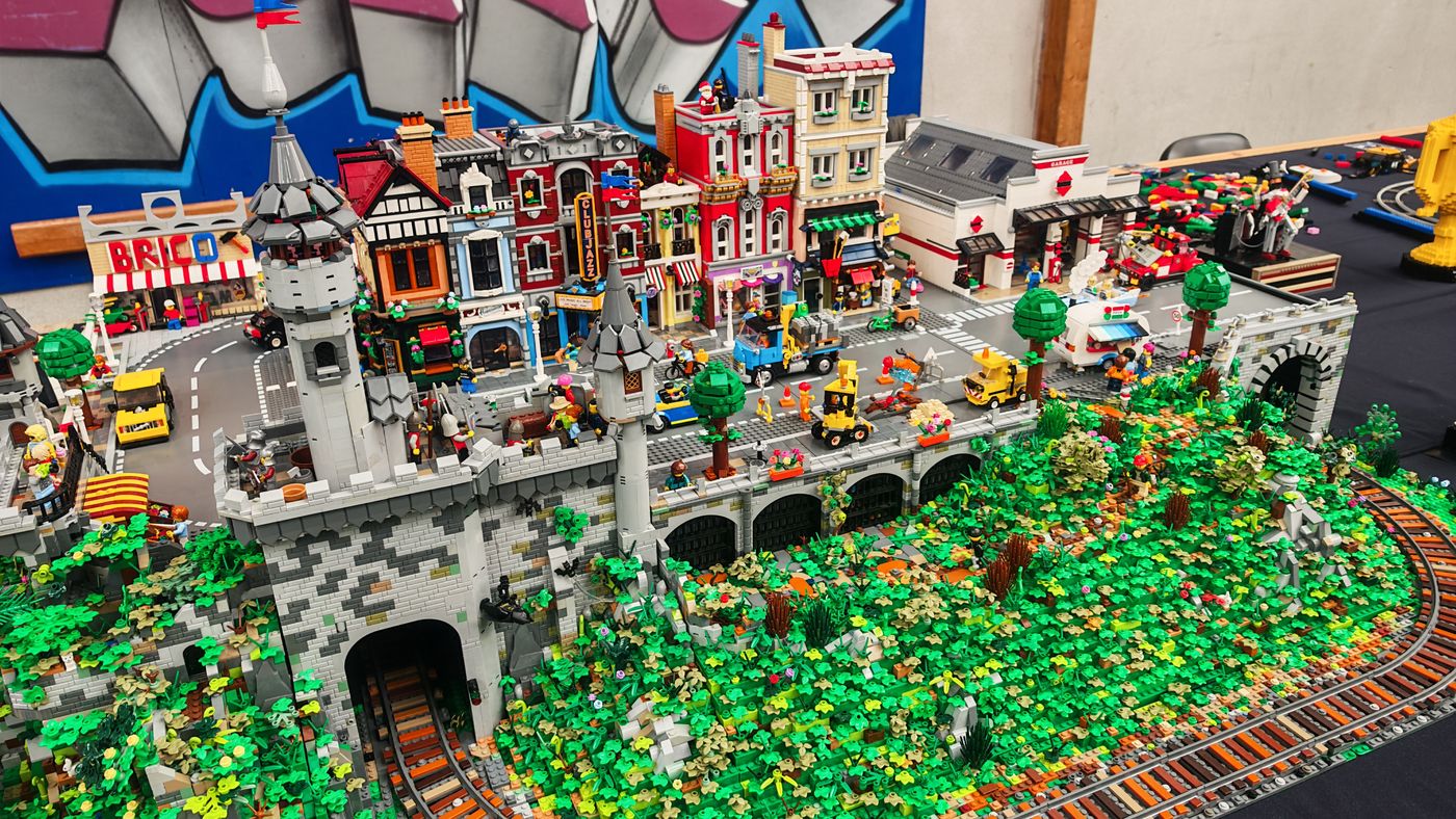 La ville au dessus est sympas aussi !