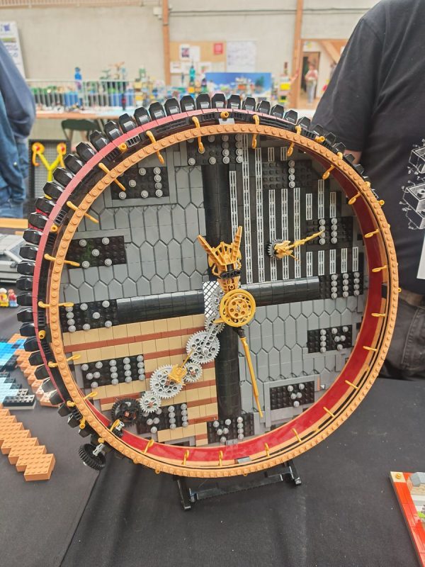 Impressionnante horloge