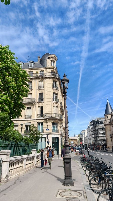 Façade dans une rue