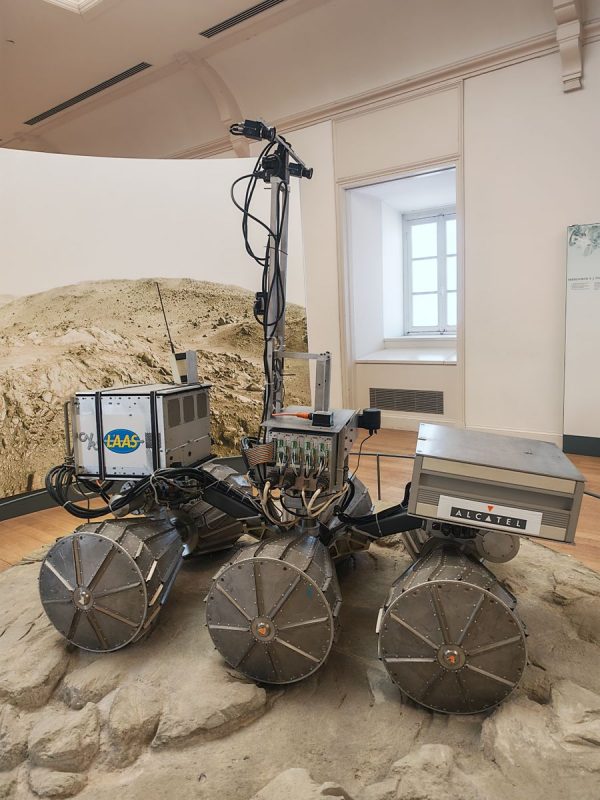 Ho que ca me faisait rêver ce type de robot quand j'était petit, j'avais plein de livre !