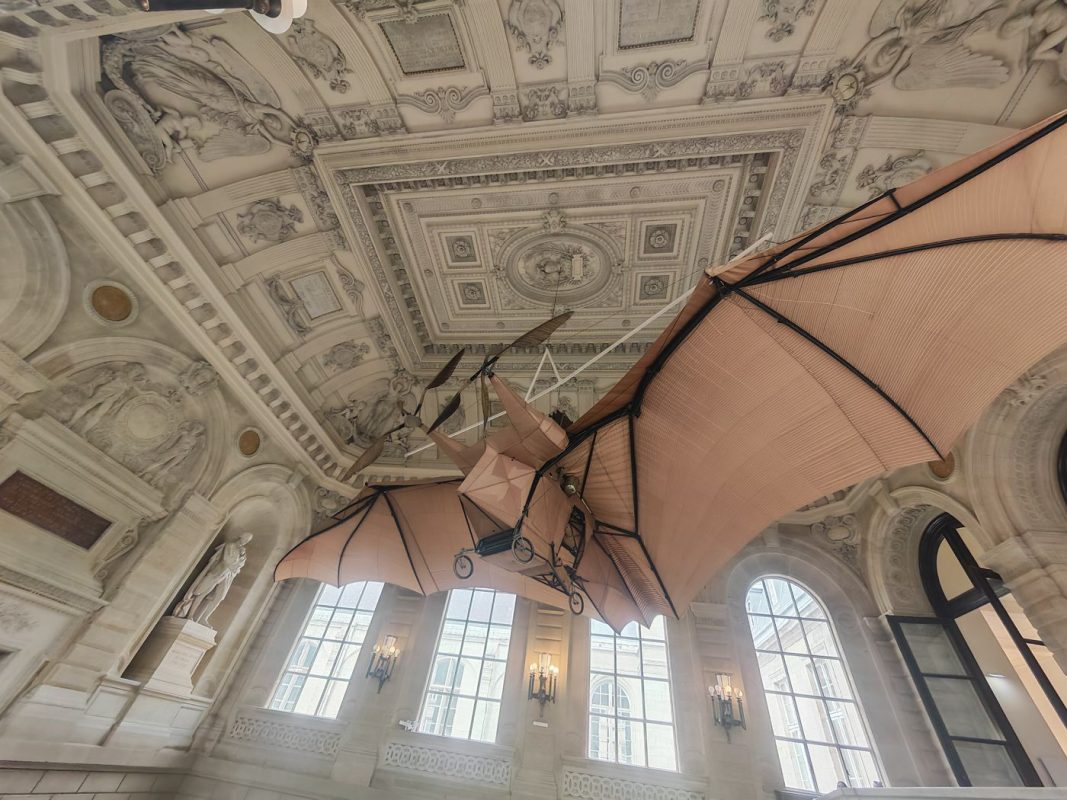 Le premier objet artificiel volant