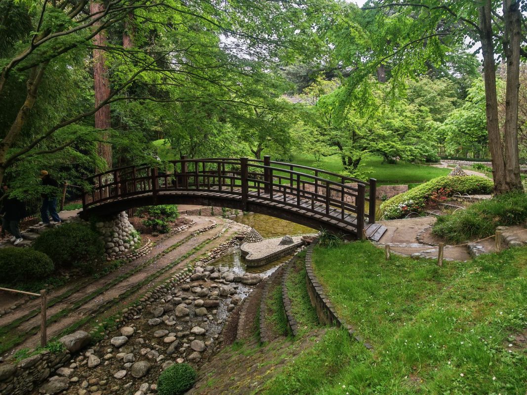 Un 2ème pont, rives en escaliers