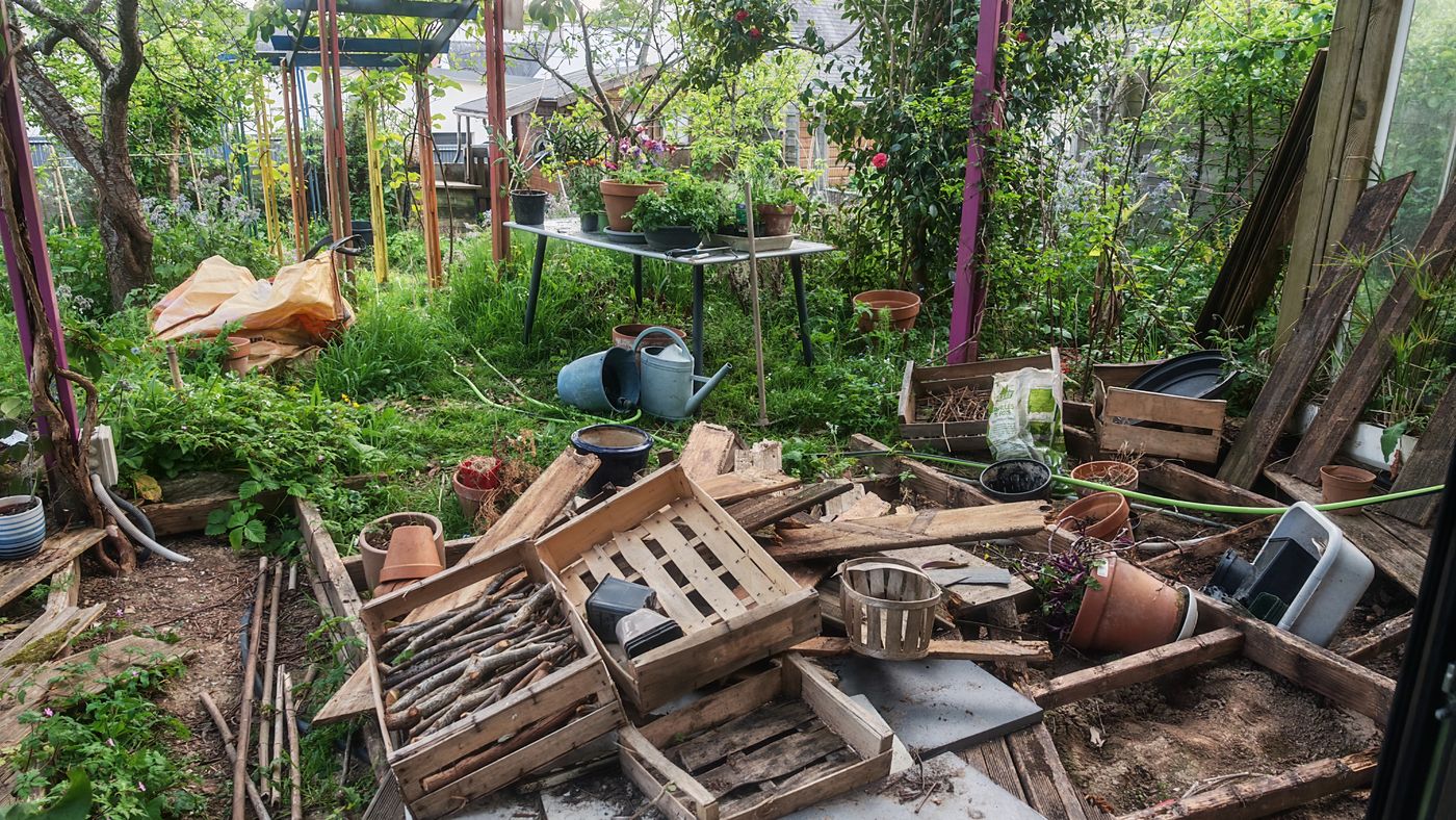 22/04 : Je déplace la table pour pouvoir démonter la terrasse