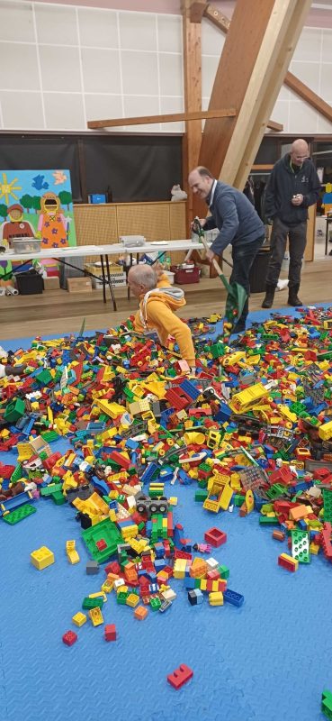 Enterré par Vincent sous les Duplo