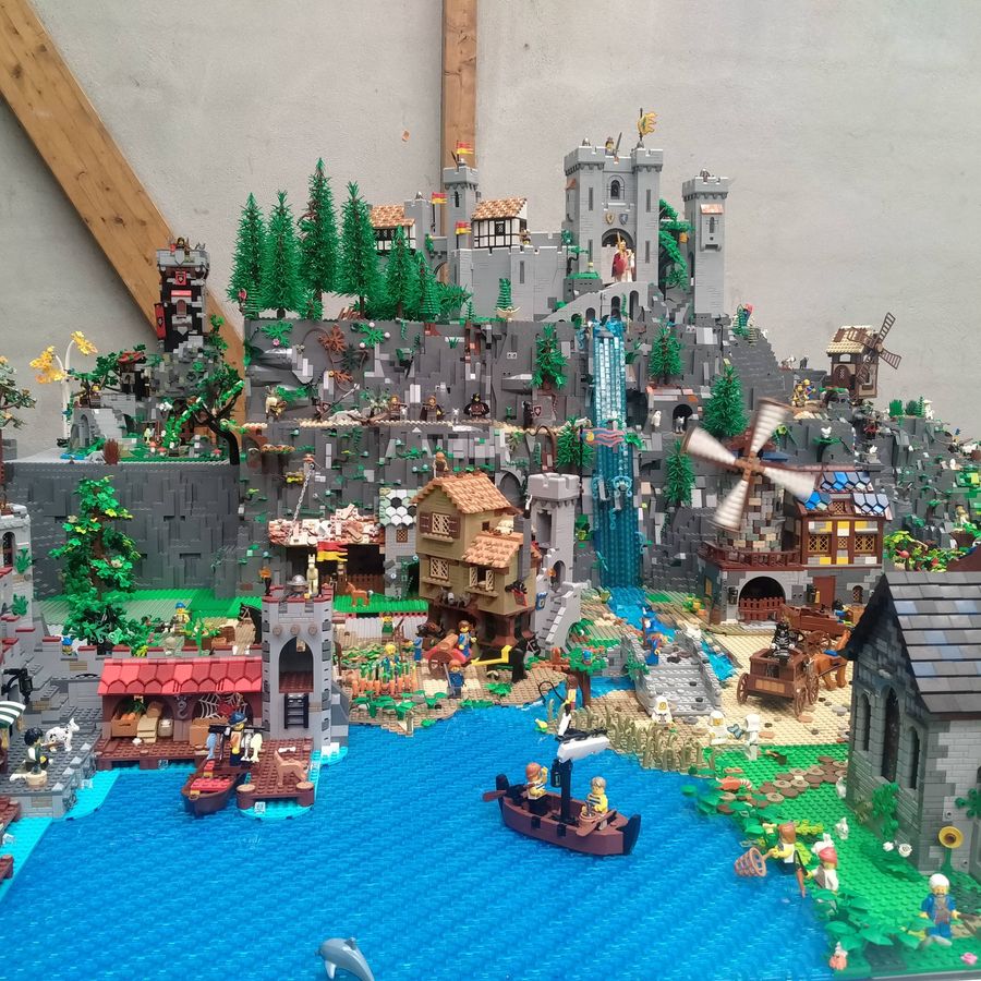 Le centre et la cascade