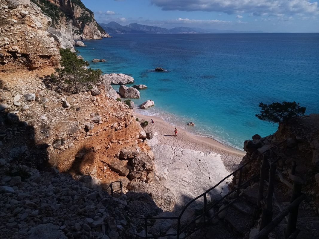 Il n'y a que 2 personnes avant moi sur la plage