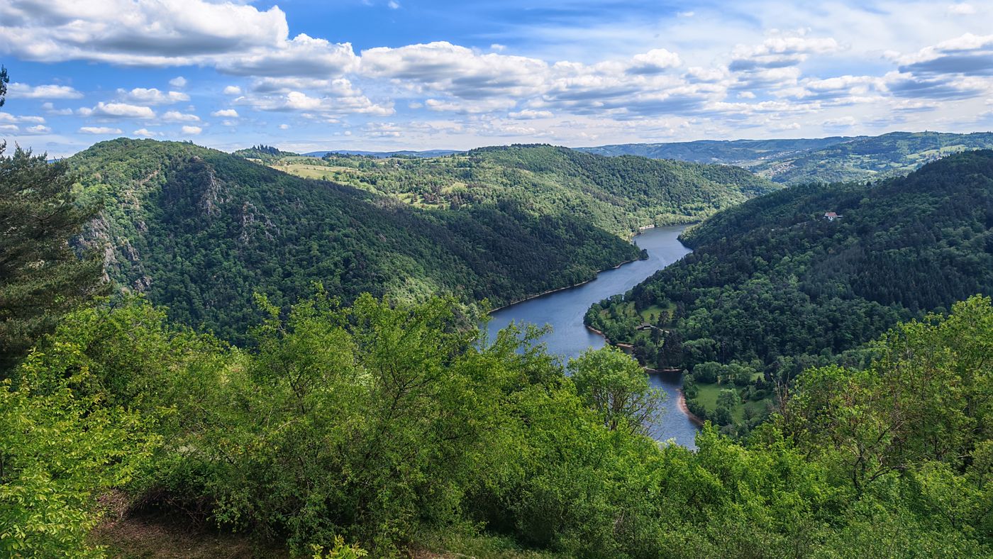 Vue sur les gorges de Loire, c'est impressionnant