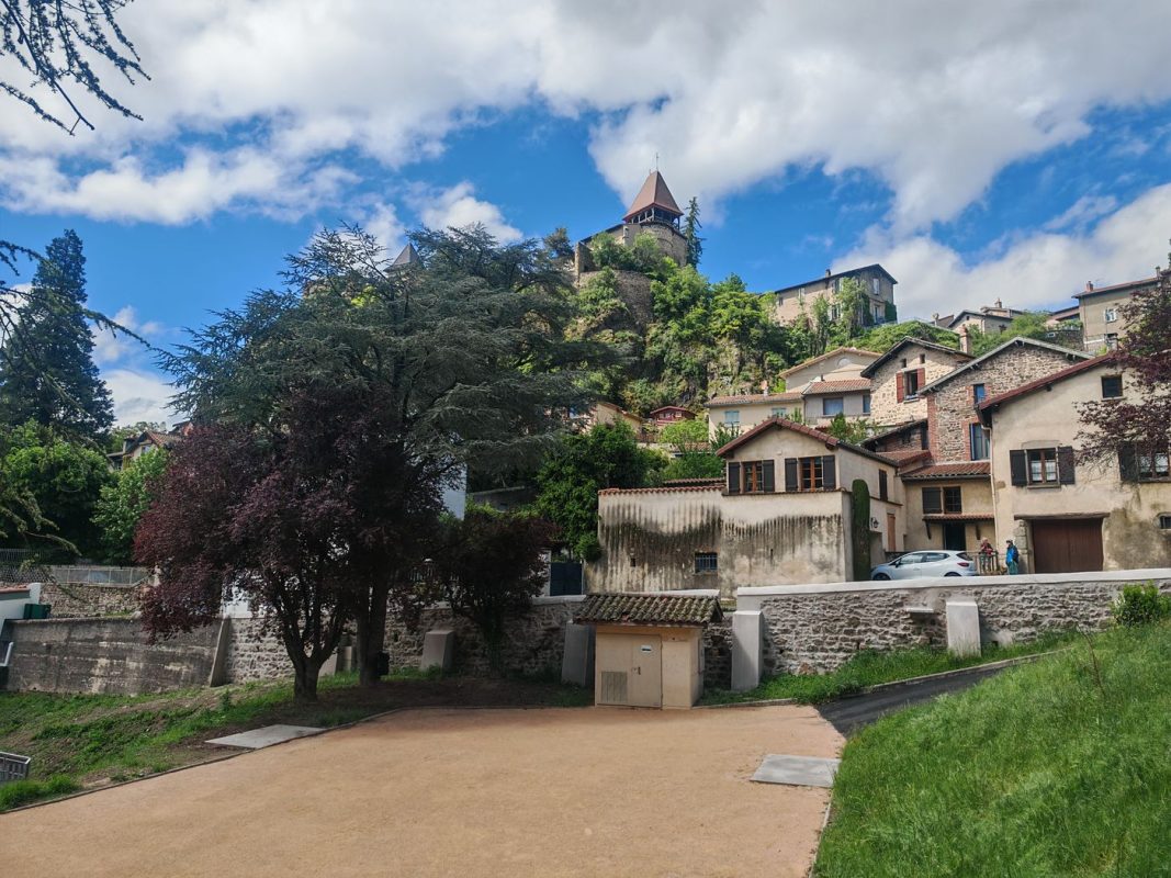 Le village et son château