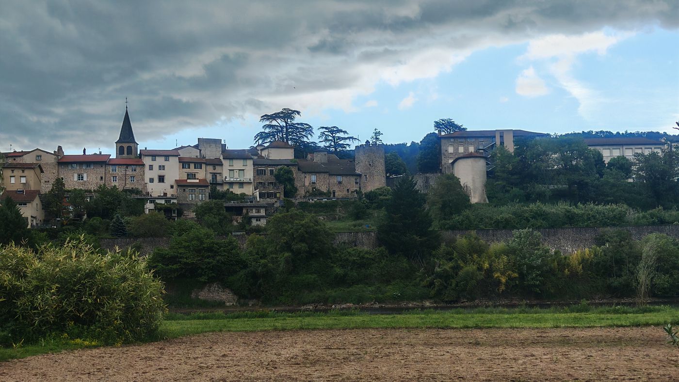 C'était bien fortifier, mais contre l'orage qui arrive aussi