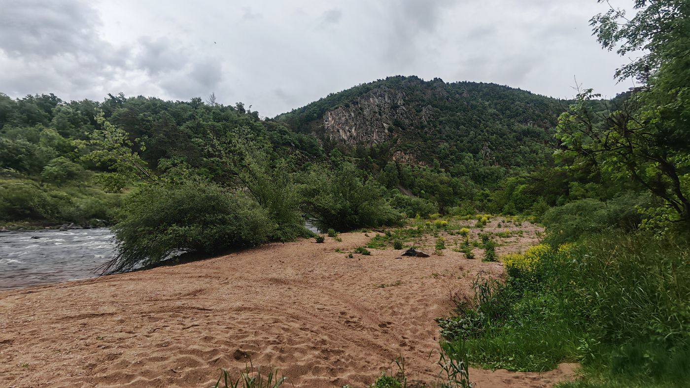 18h50 ce serait bien pour la nuit, mais si l'eau monte