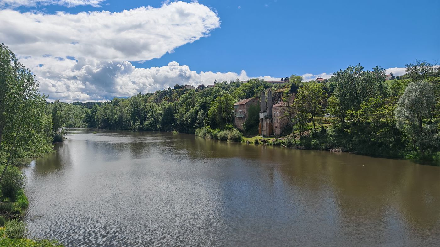 Vu du pont, anciennes usines