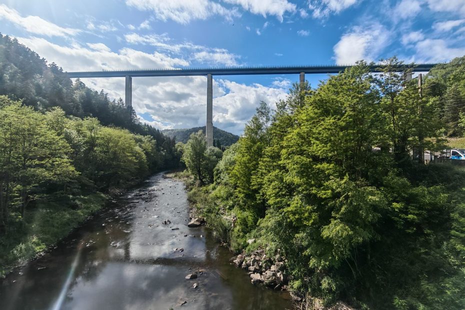 Le viaduc du Lignon vu du pont