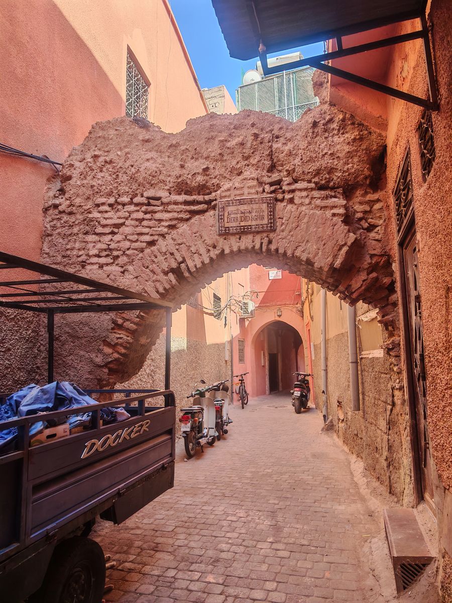 De belle arches dans les petites rues