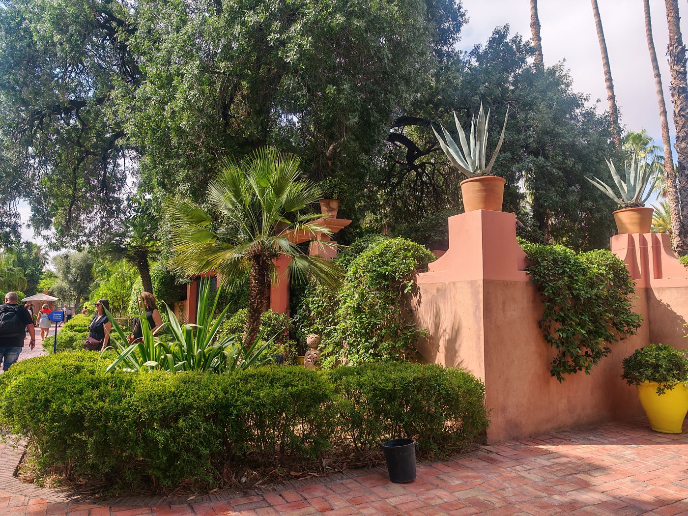 Changement de décors avec un passage dans le 2ème jardin