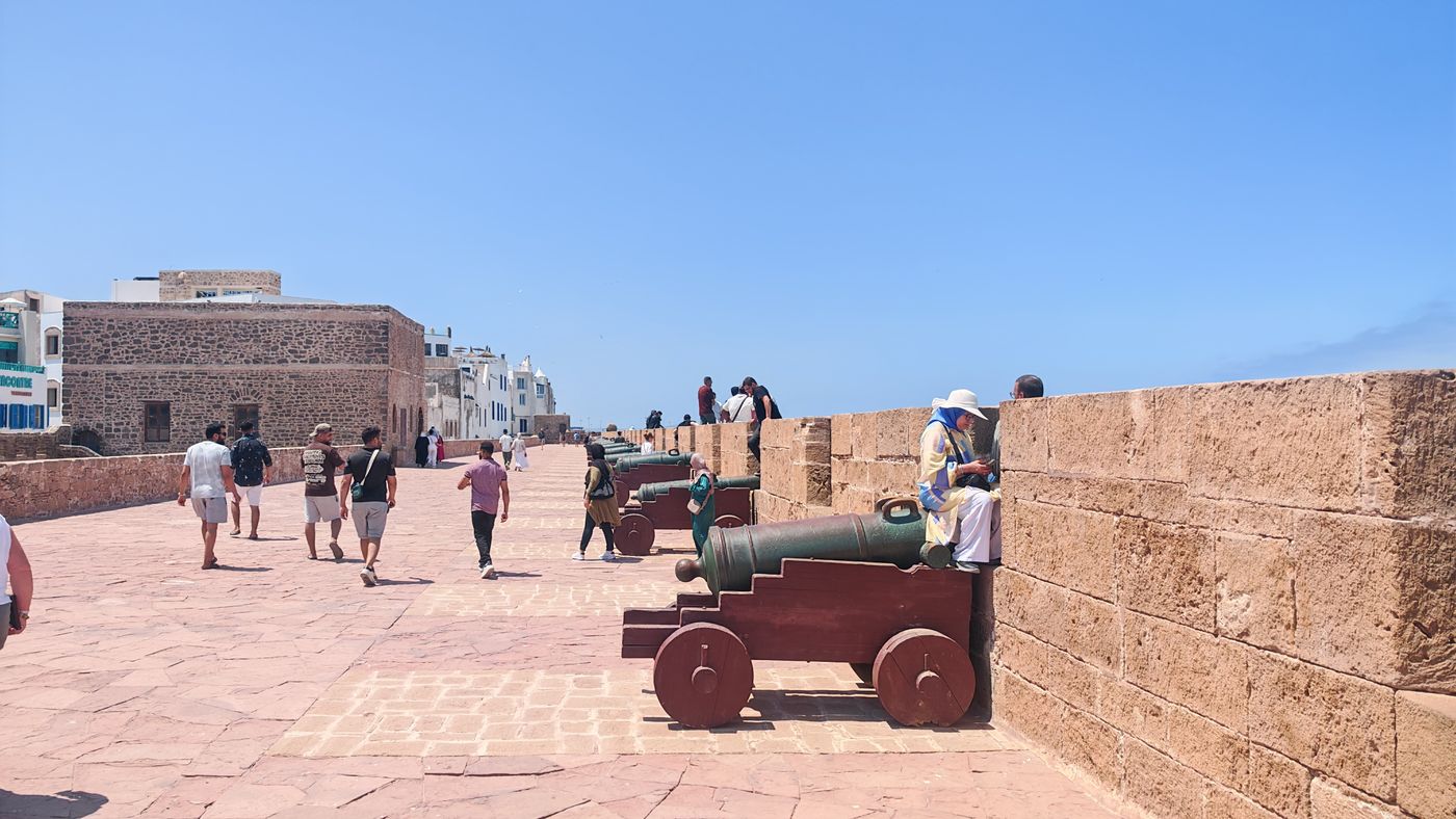 D'autre canon sur les remparts