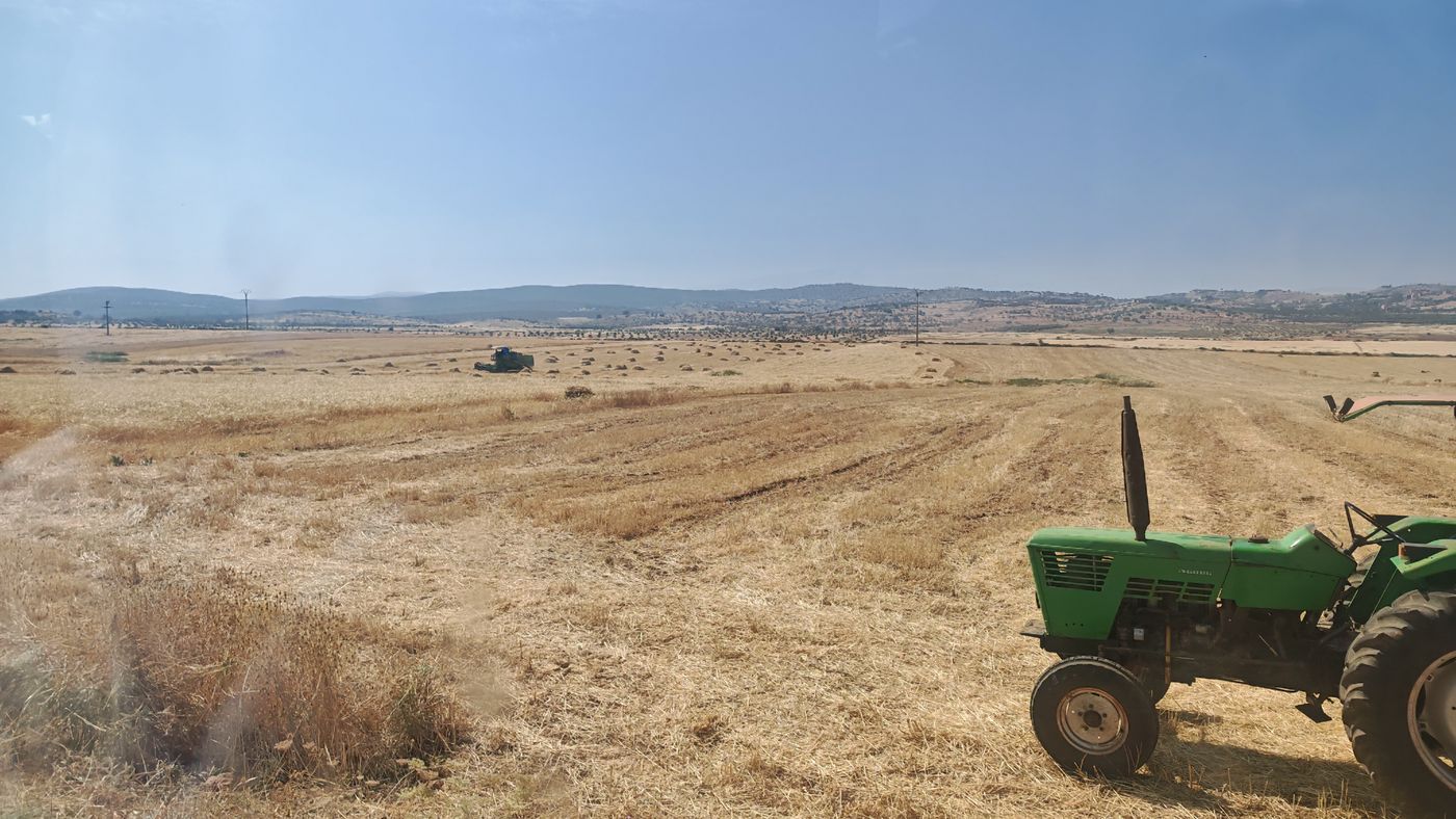Sans arbre ni relief, c'est le tracteur