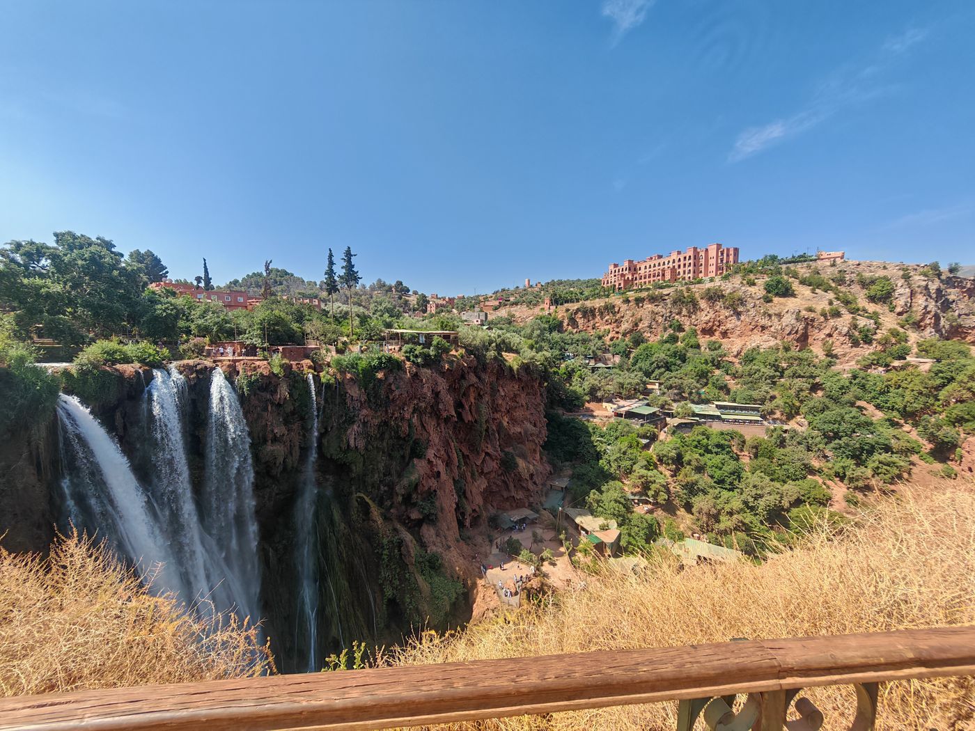 Cascade et le palais