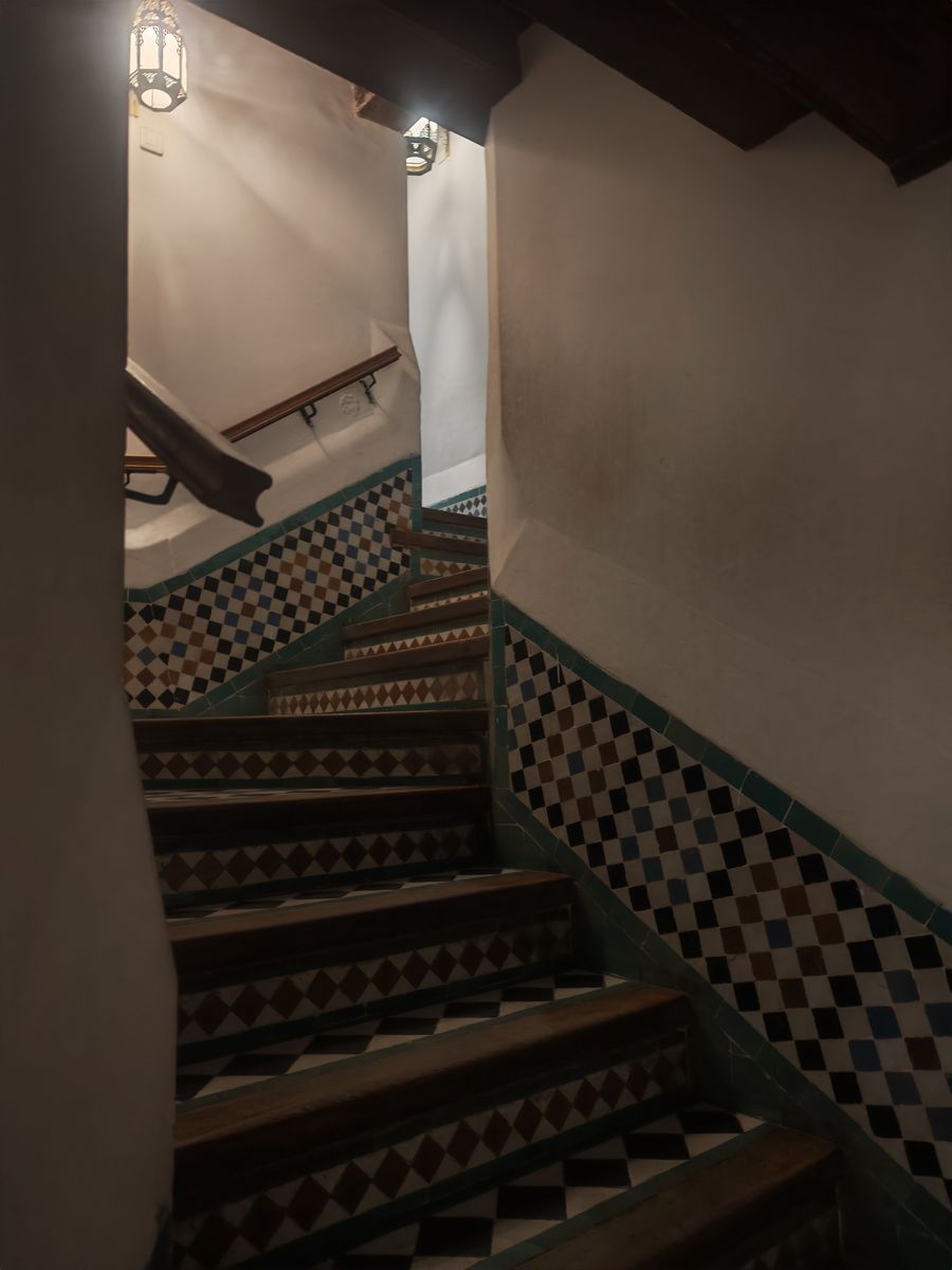 On vas commencer par le haut avec un escalier en S