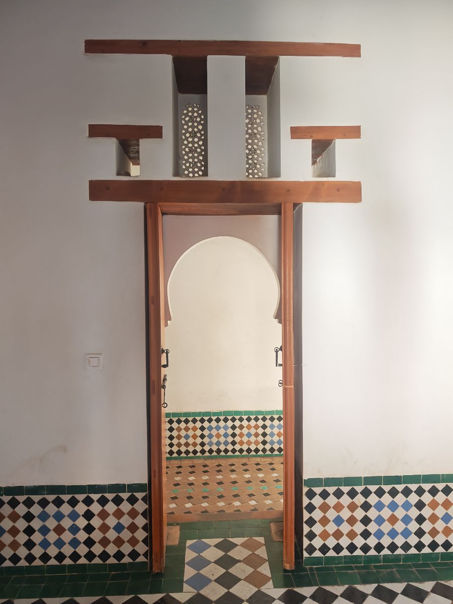 Porte entre couloirs