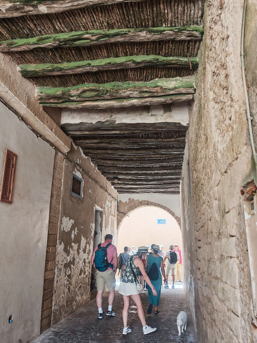 Sous un passage sous les maisons
