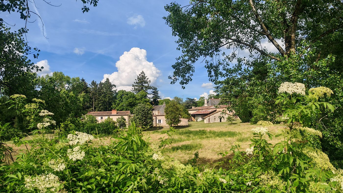 La ferme en dessous
