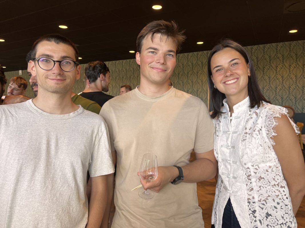 Des collègues (Tom, Thomas et Tiffanie)