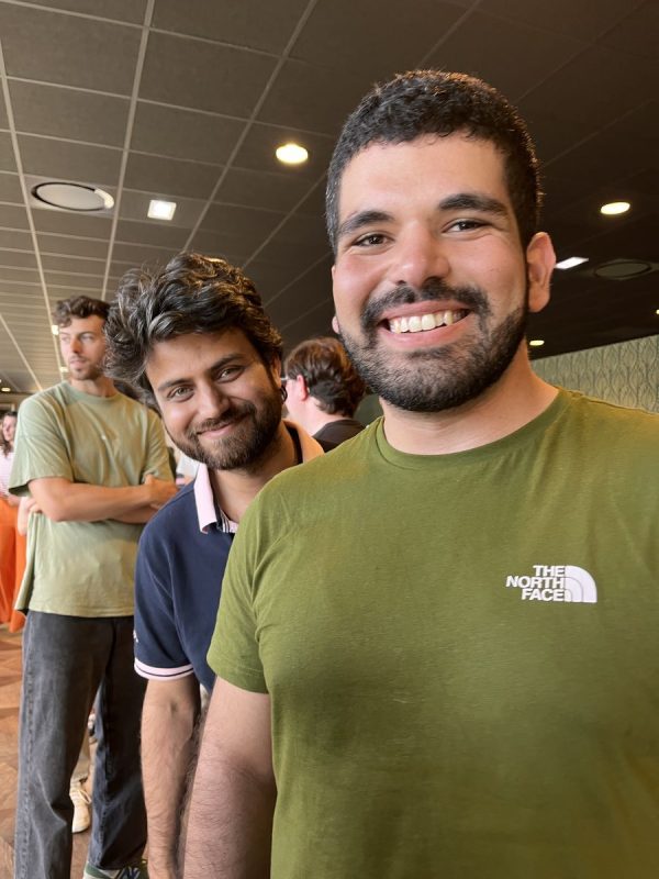 Des collègues (Aditya et Farid)