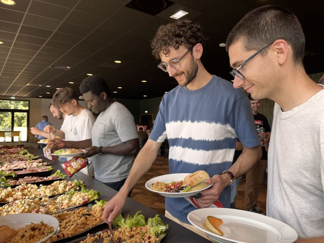 Le buffet (avec Erwan et Tom)