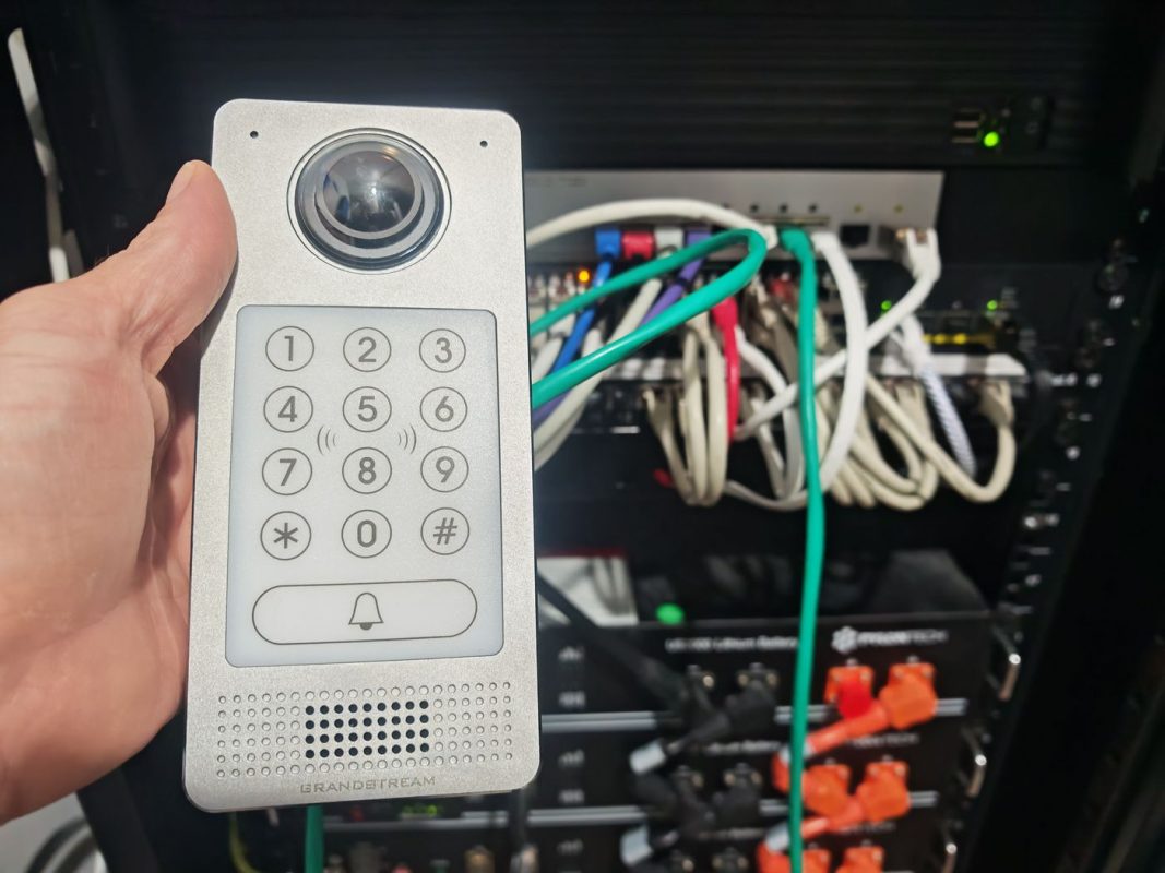 L'ancien Interphone jamais mis en service