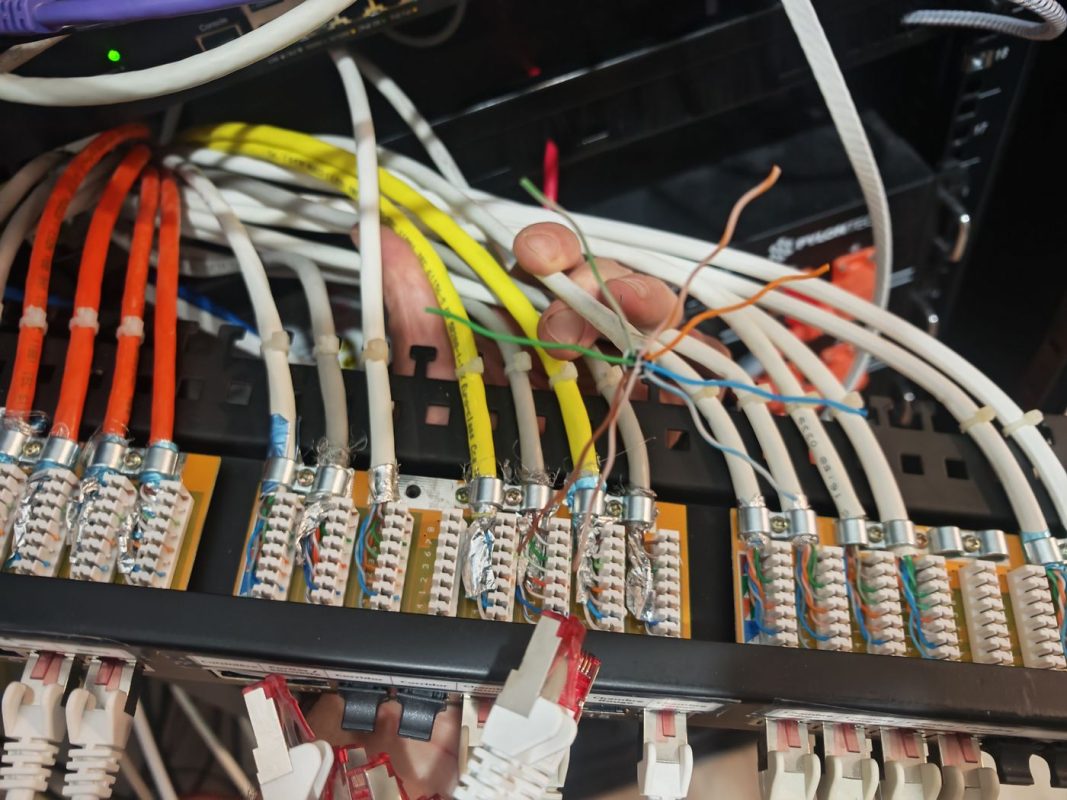 Préparation des câbles Ethernet pour le dispatch