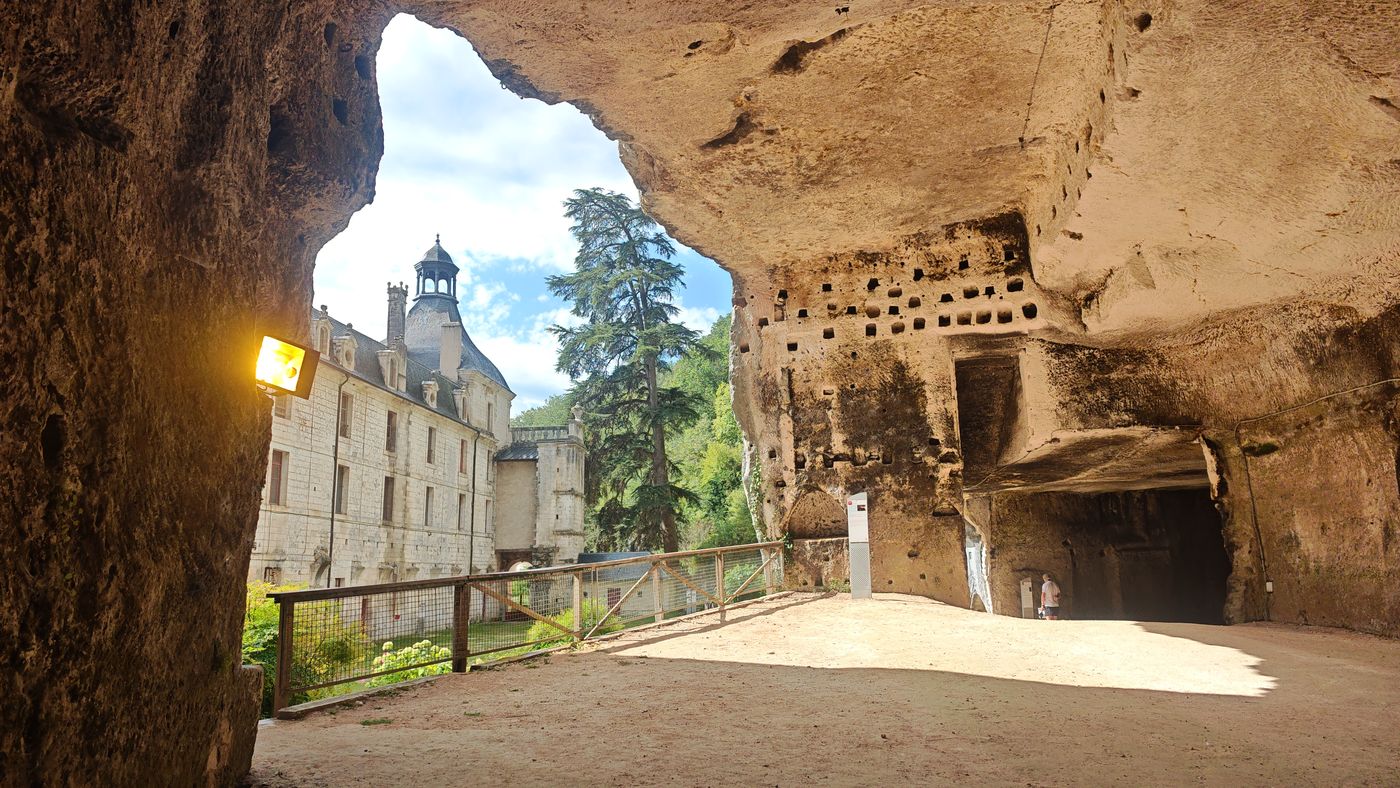 Vue depuis l'intérieur des grottes