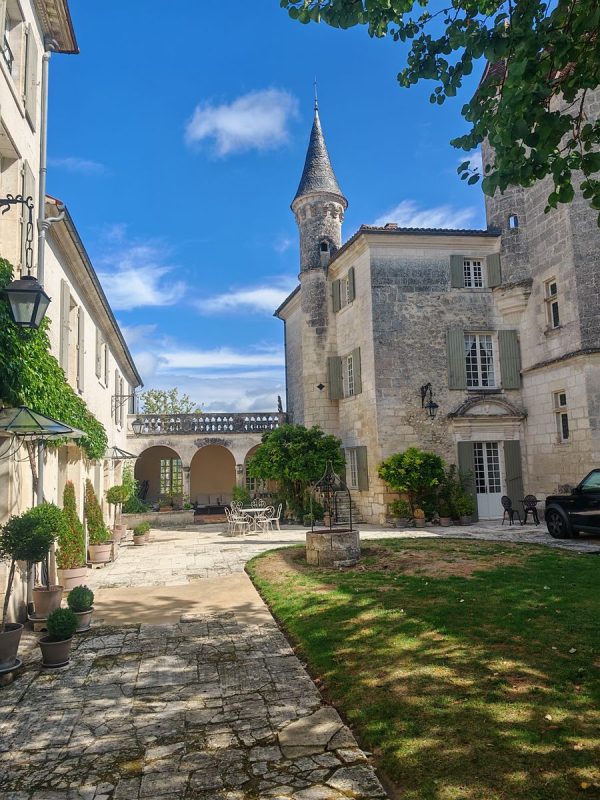Le château moderne privée