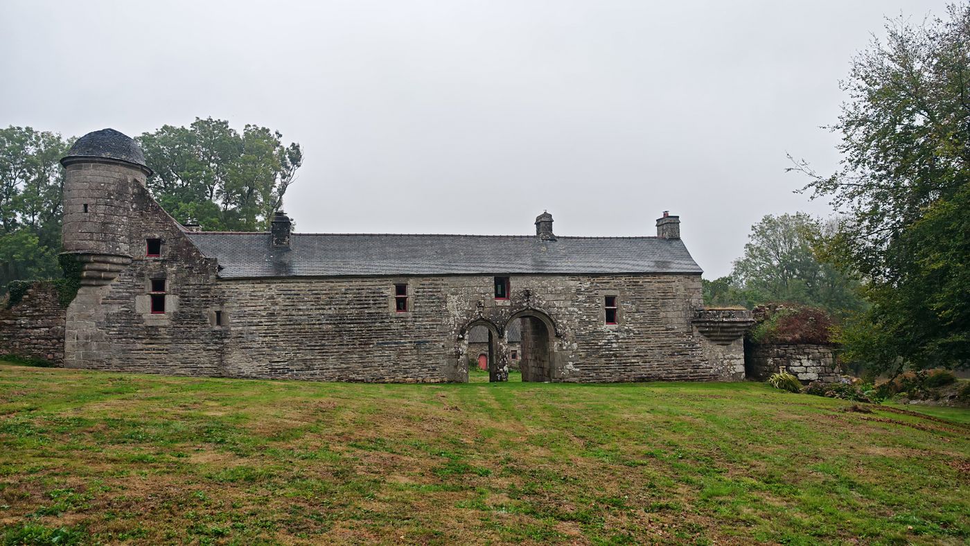 Façade avec son porche