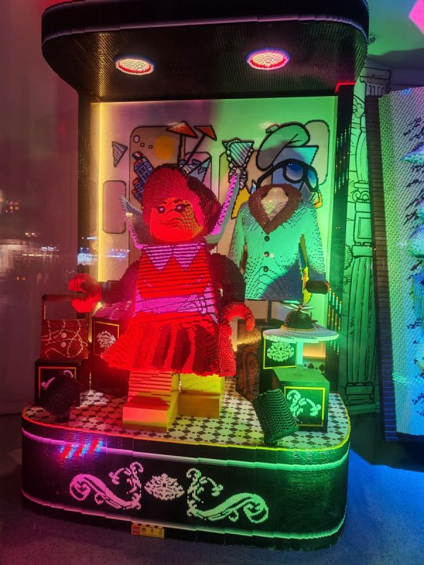 Lego Store de nuit