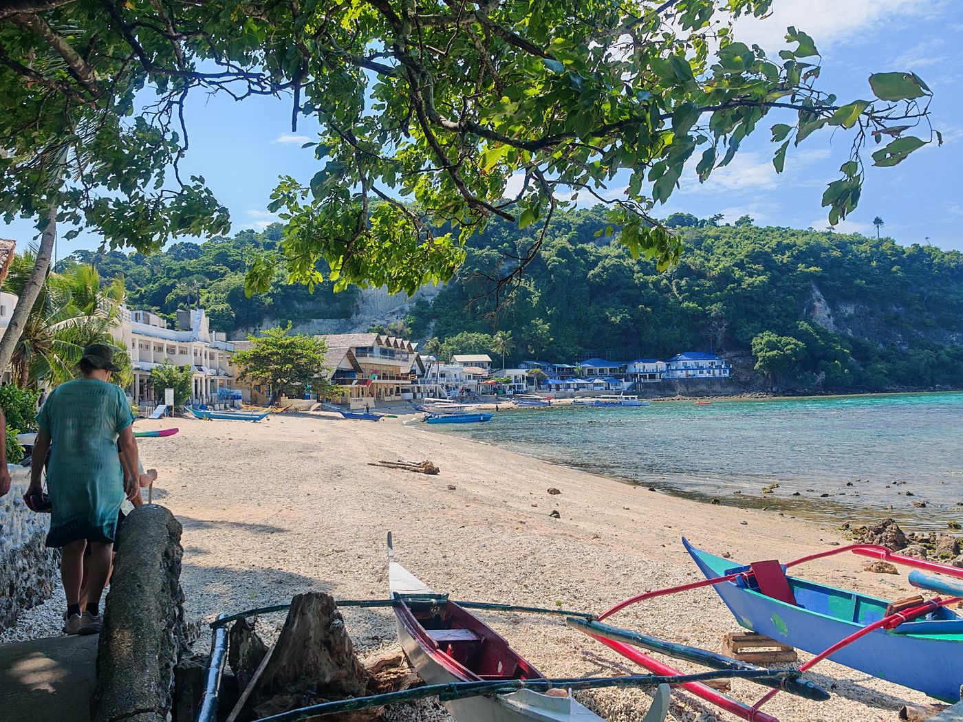 Départ vers le bus par la plage d'à coté